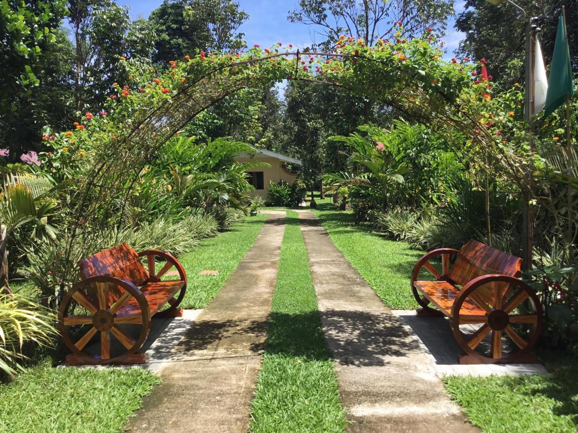 Camiguin Lanzones Resort Mambajao Eksteriør bilde