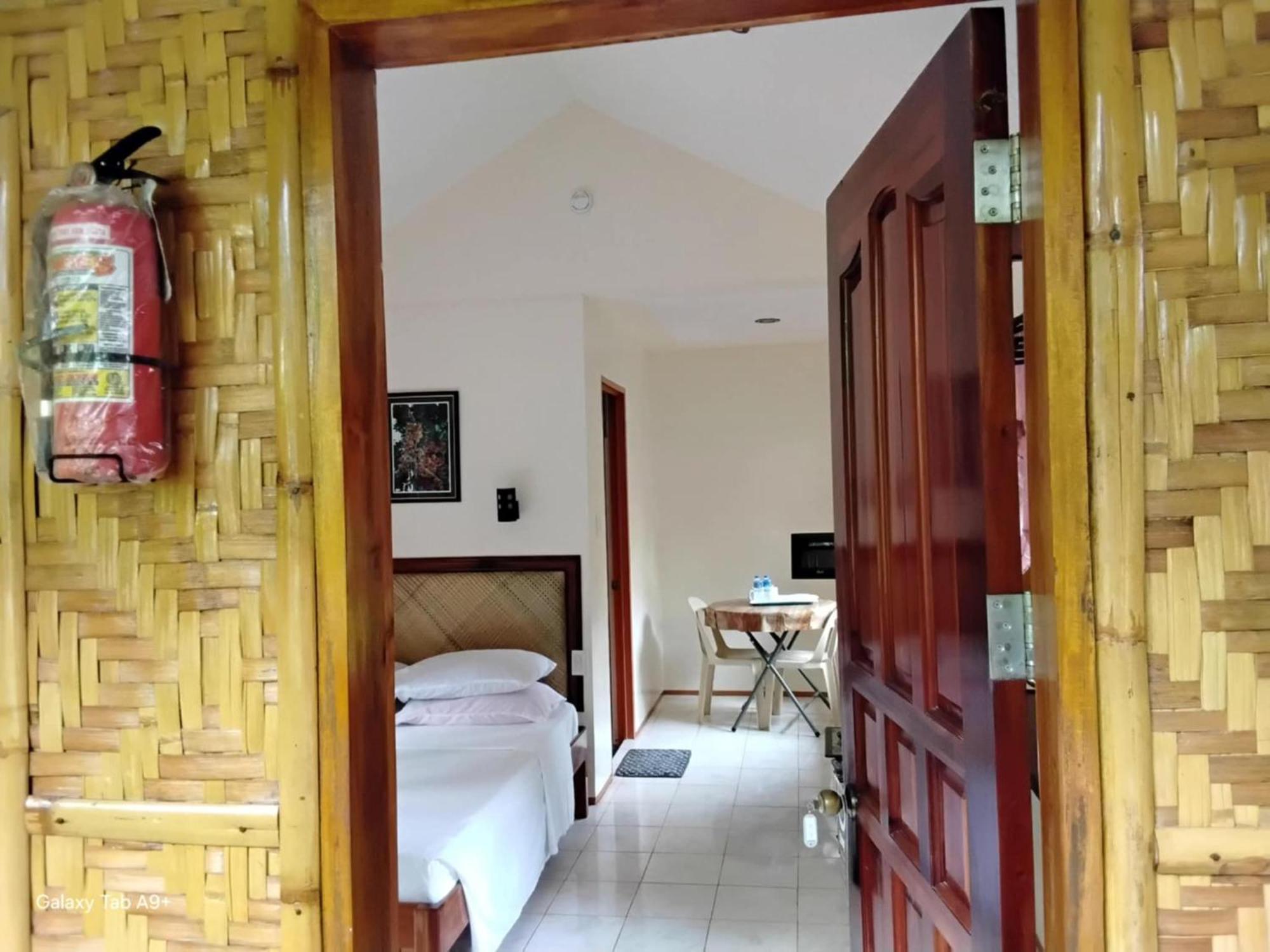 Camiguin Lanzones Resort Mambajao Rom bilde